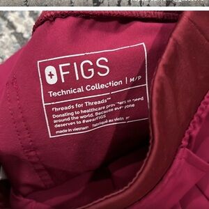 FIGS Zamora joggers in medium petite Magenta color